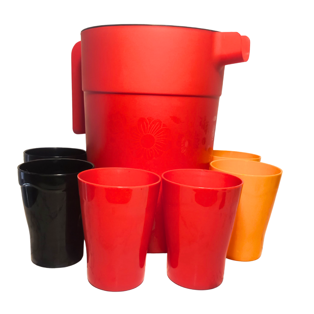Set Jarra Roja 4L y 6 Vasos 300ml Plástico Jumbo